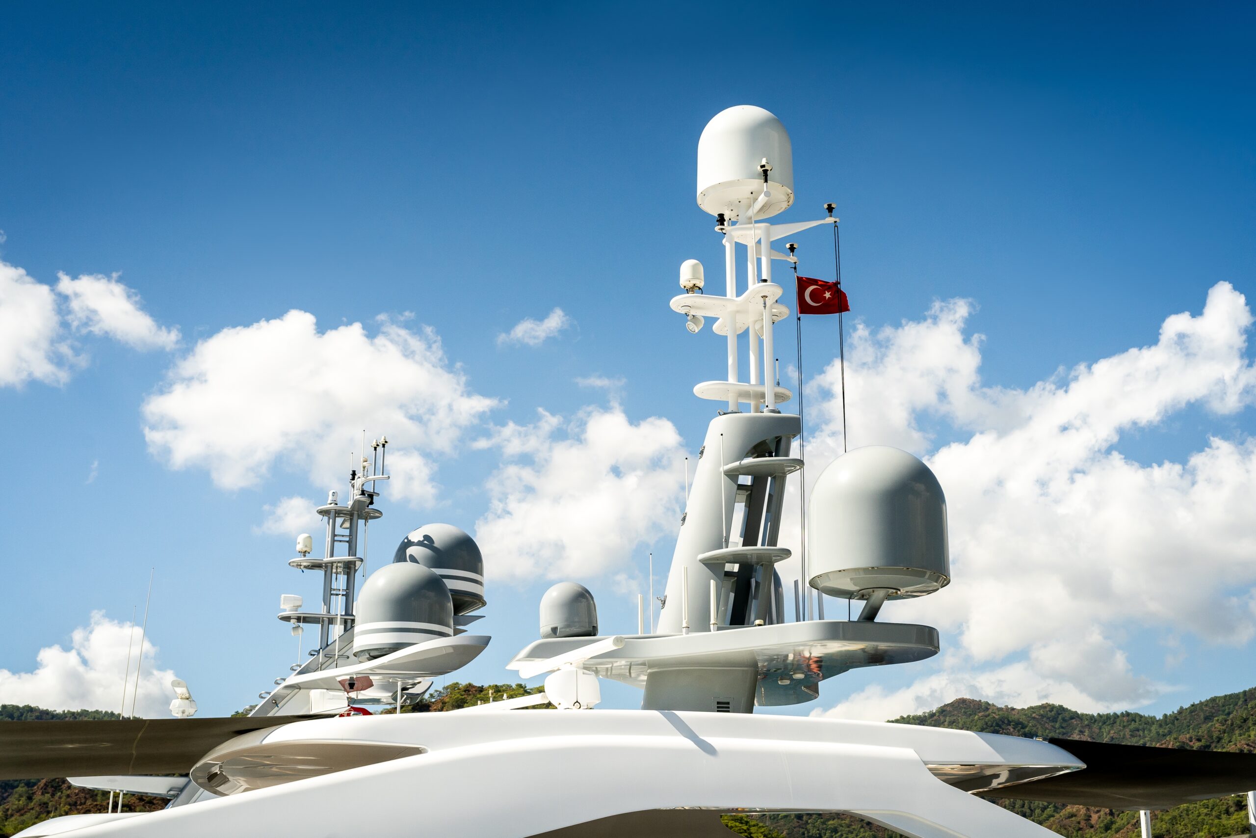 Integrated Communication System on top of yacht